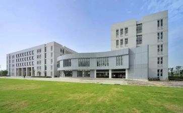 985大学自我鉴定7篇