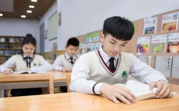 初一学生自我鉴定模板8篇