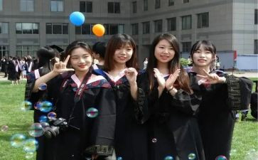 应届大学生自我鉴定7篇