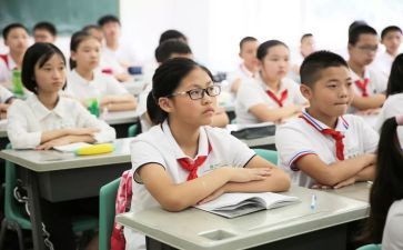教师中二述职报告精选6篇
